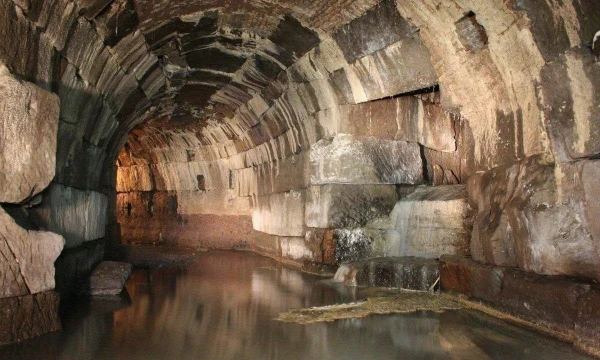 2000-летняя древнеримская канализация, которая работает и доныне