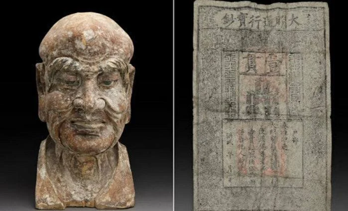 Древние деньги внутри древней китайской статуи