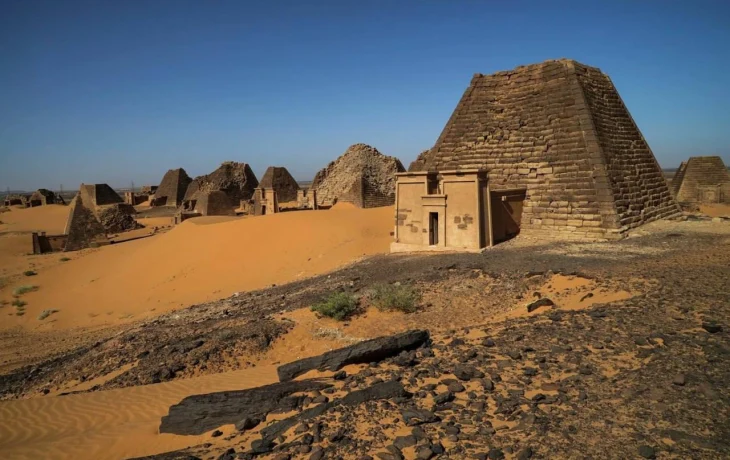 Царство карликовых пирамид