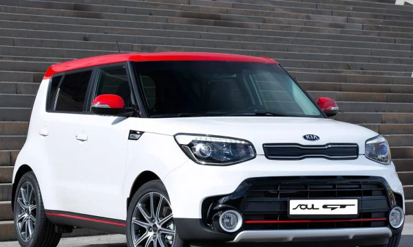 Россиянка пытается забрать машину у участника СВО по &laquo;схеме Долиной&raquo;