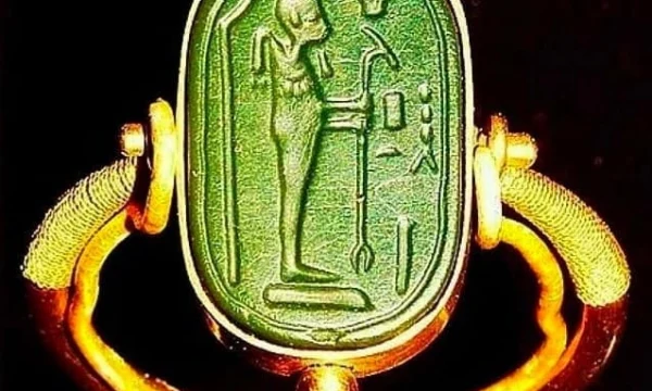 Инопланетянин на кольце Тутанхамона
